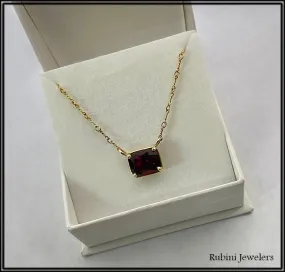 14Kt Gold Twist Link Chain with Garnet Necklace