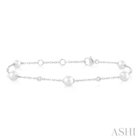 1/6 Ctw 5 MM Cultured Pearl and Round Cut Diamond Fashion Station Bracelet in 14K White Gold