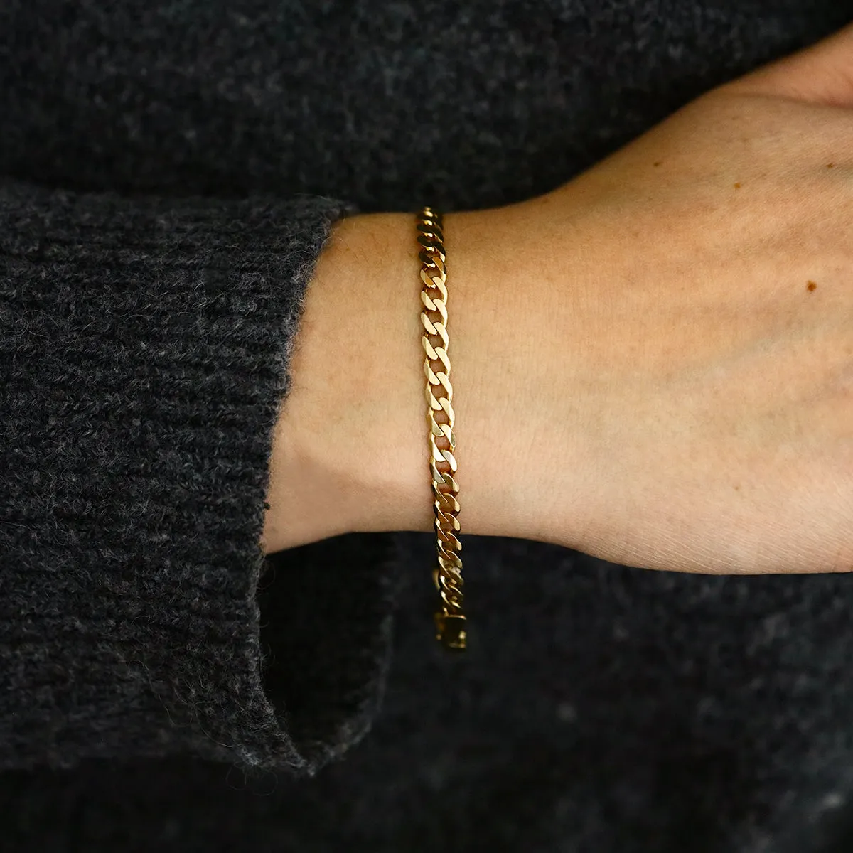 7.5" Curb Link Bracelet | Pre-Loved | 9K Yellow Gold