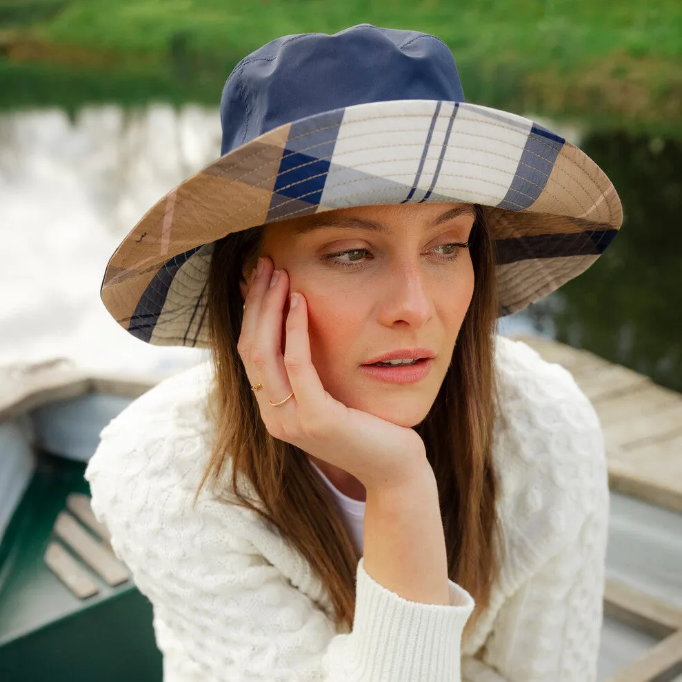 Barbour Women's Annie Bucket Hat in Navy/Hessian