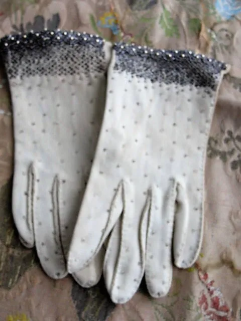 BEAUTIFUL Vintage Hand Beaded Gloves,Evening Party or Wedding Gloves, British Crown Colony of Hong Kong Gloves, Collectible Vintage Clothing