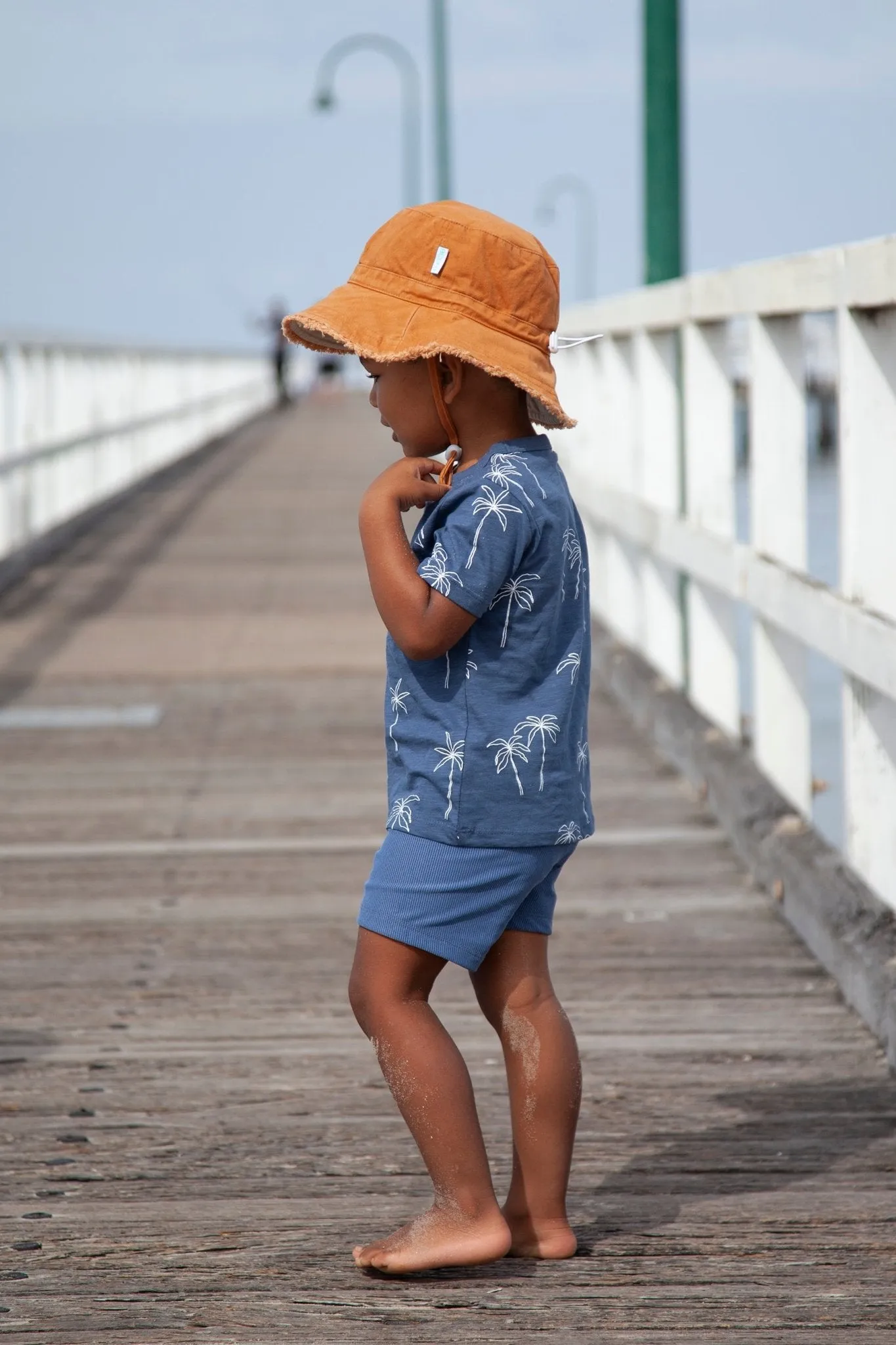 Chestnut Frayed Bucket Hat