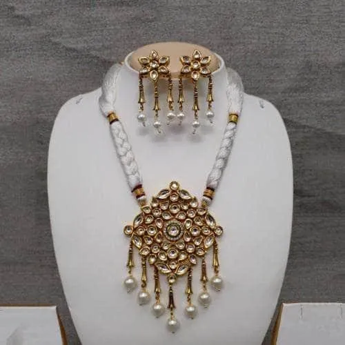 Diamond Kundan Pendant Necklace And Earring Set