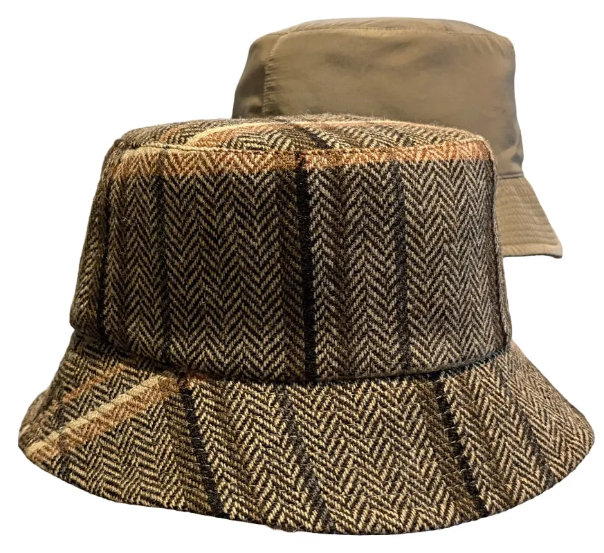 Fernandez & Roche reversible showerproof bucket hat in Tan Herringbone/Beige