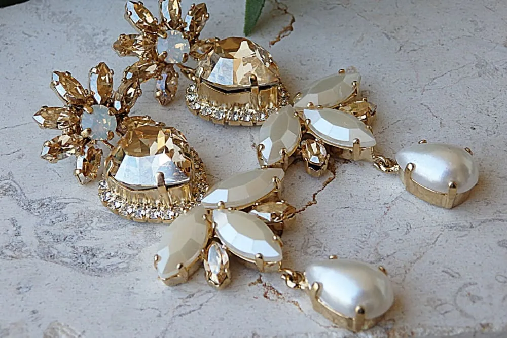 Gold pearl earrings