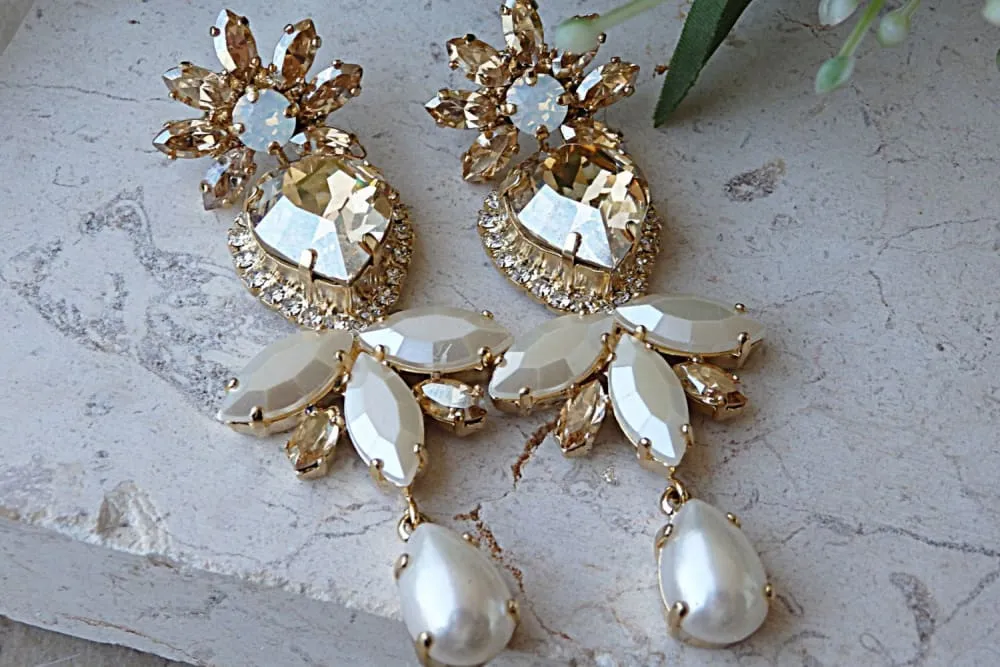 Gold pearl earrings