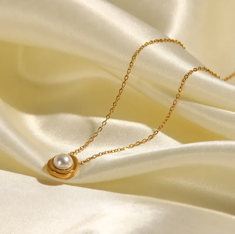 Pearl Nest Necklace