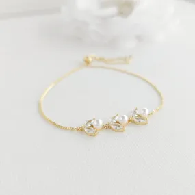 Sliding Gold Bracelet With Pearls-Leila