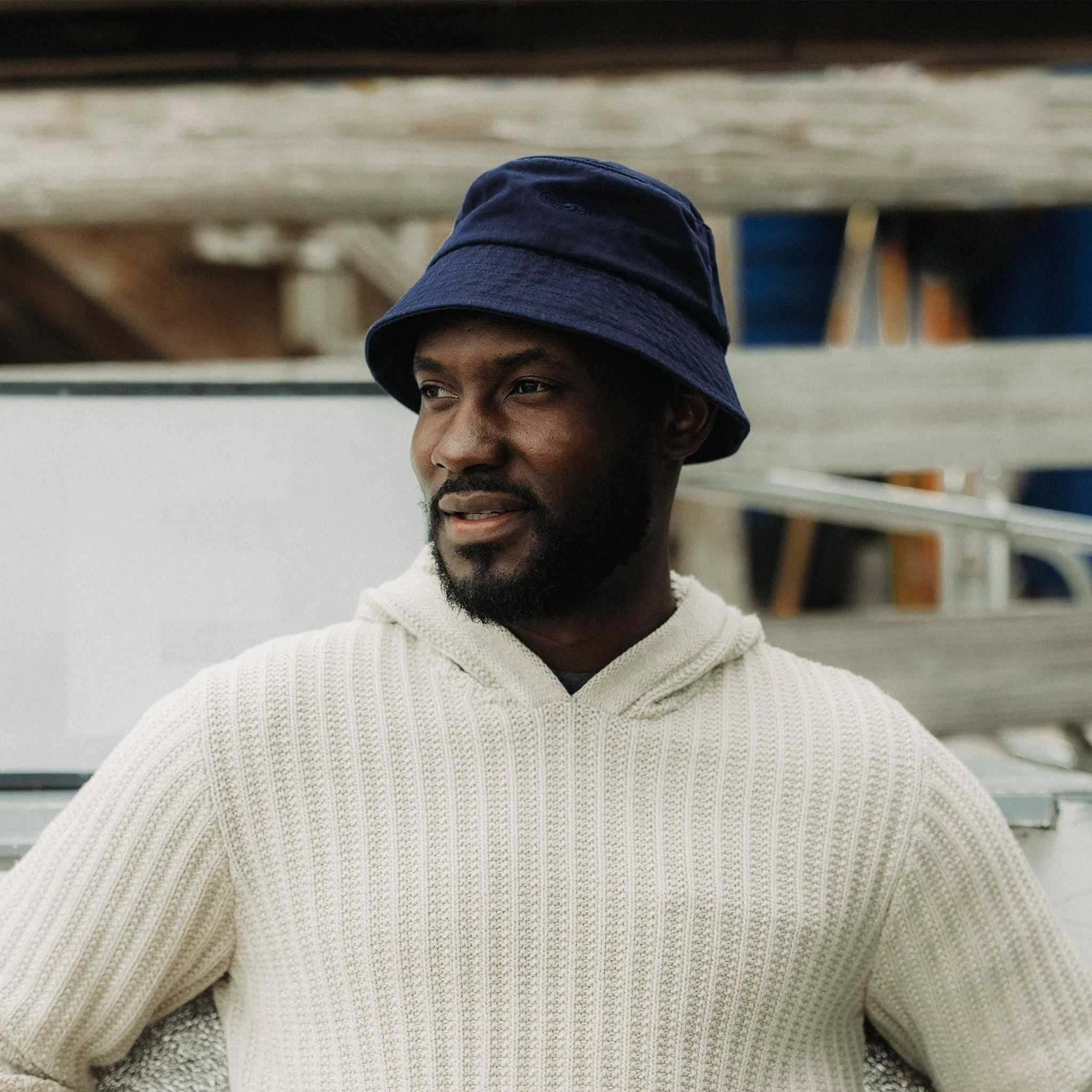 The Bucket Hat in Washed Navy Twill