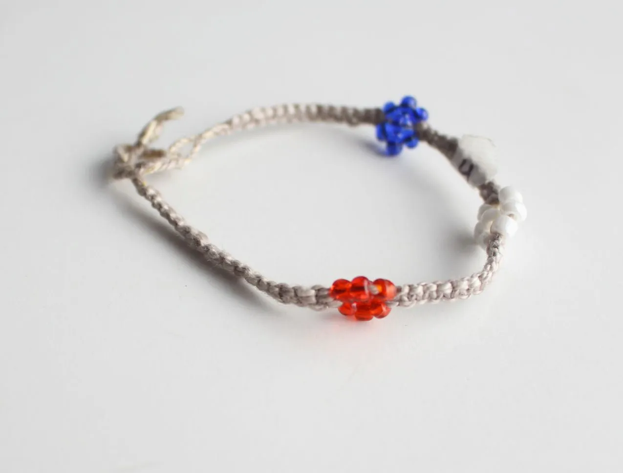 Tricolor Glass Beads Hemp Bracelet